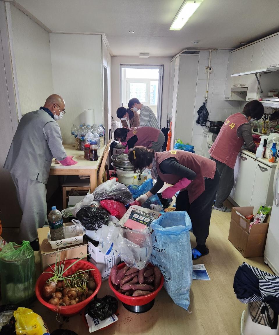 대성사글로벌나눔복지재단, 독거어르신 집 청소 봉사활동 지원